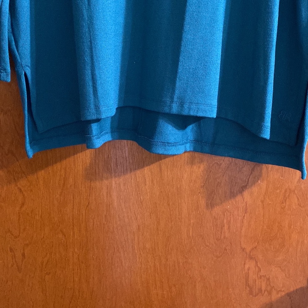 Banana Republic women’s Scoop Neck Long Sleeve Top Green Size XL
NWT - Picture 8 of 9
